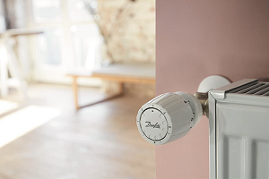 Estalvia en calefacció amb les vàlvules termostàtiques de Danfoss